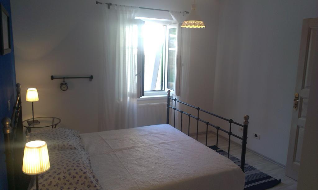 Apartment Barbina Kastelina Sveti Juraj Habitación foto